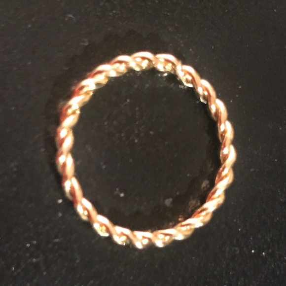 Set of 4 Fashion Rings Alloy Gold-Color Brand New Stackable Rings - Picture 2 of 5